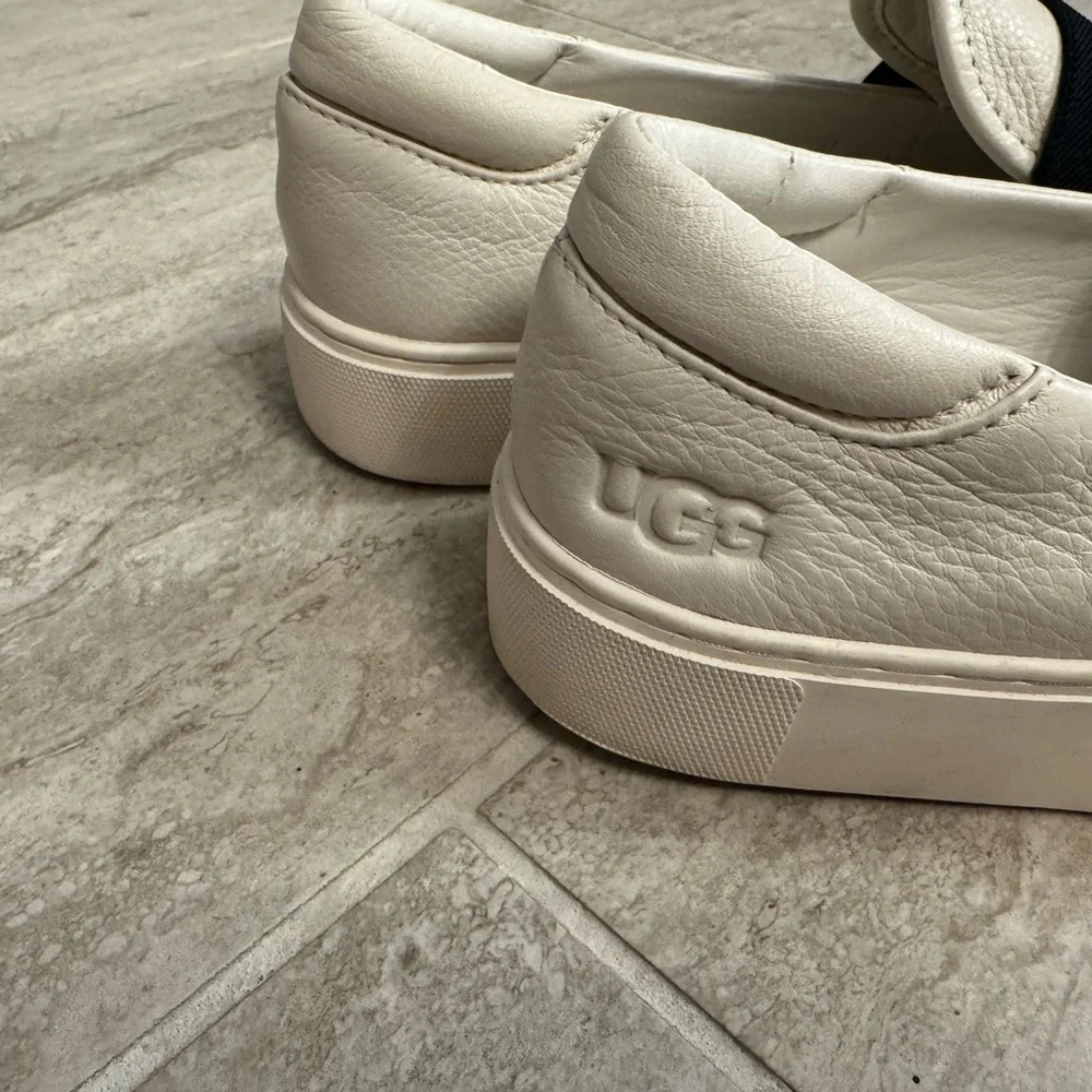Women's UGG Chayze Platform Leather Slide Sneakers . Size 8